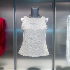 W085 raztegljiv top z vezenino