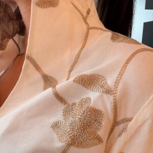 Alternative view of W075 Rayon bluza z visokim ovratnikom